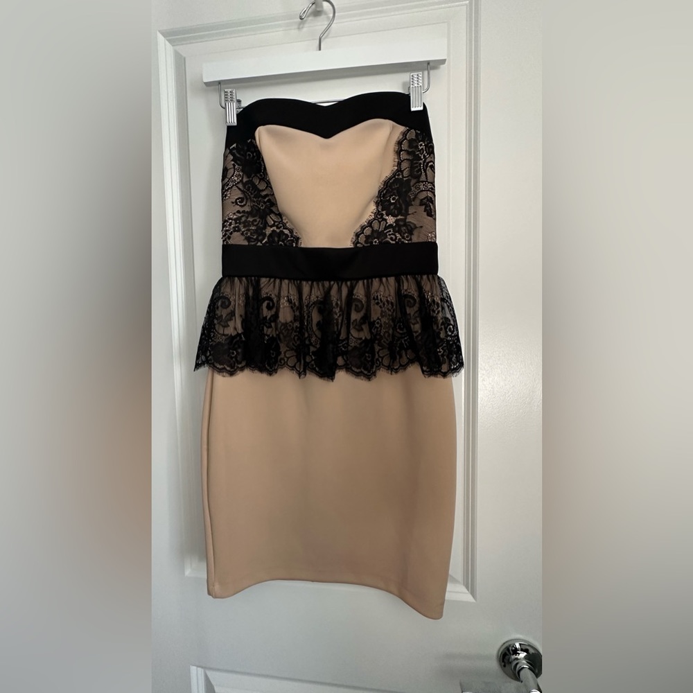 🔥Strapless lace peplum mini dress